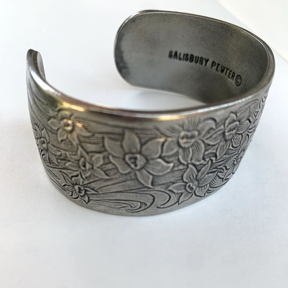 Pewter March Jonquil Daffodil Cuff Bracelet by Salisbury - Picture 7 of 10